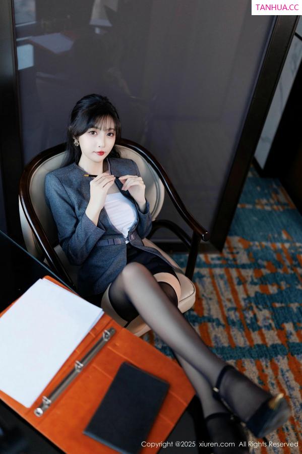   [XiuRen]高清写真图 2025.03.03 No.9957 樱桃小阑子 黑丝美腿第20张图片